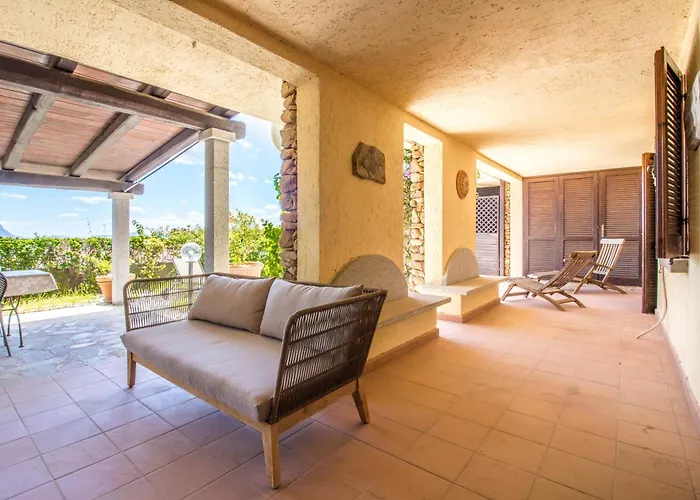 Apartman Guesthost - Sea View Apartment With Veranda! Golfo Aranci