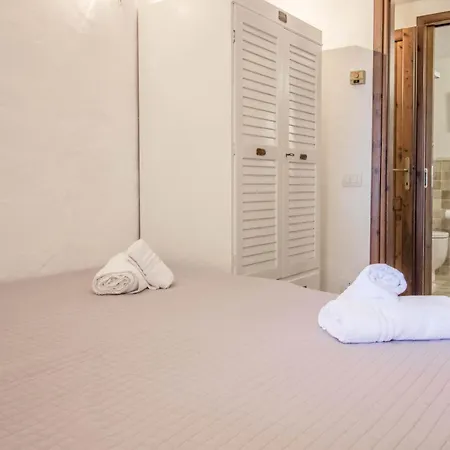 - Sea View With Veranda! Apartment Golfo Aranci